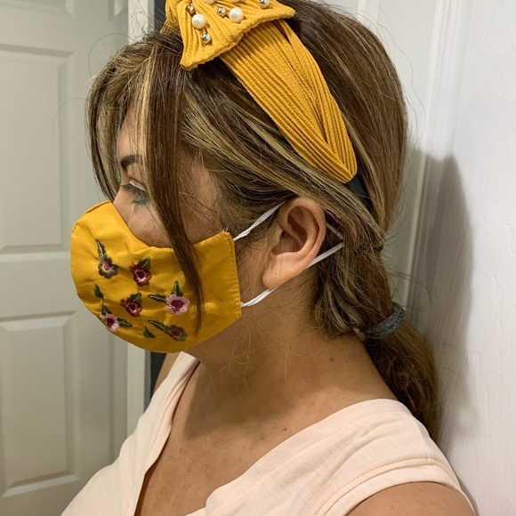 Set - Picture 2 of 10